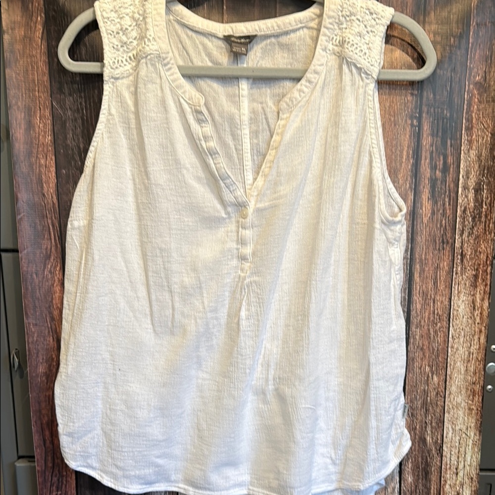 Eddie Bauer White Sleeveless Smocked Blouse